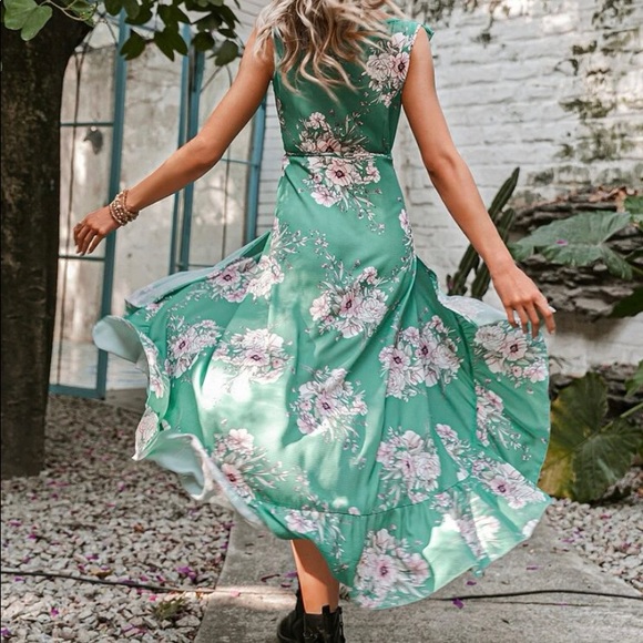 Floral wrap dress - Picture 1 of 5